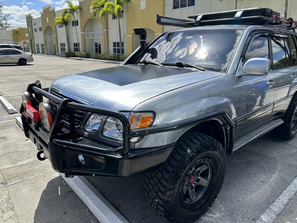 2002 Lexus LX 2nd Gen - Image 9 of 31