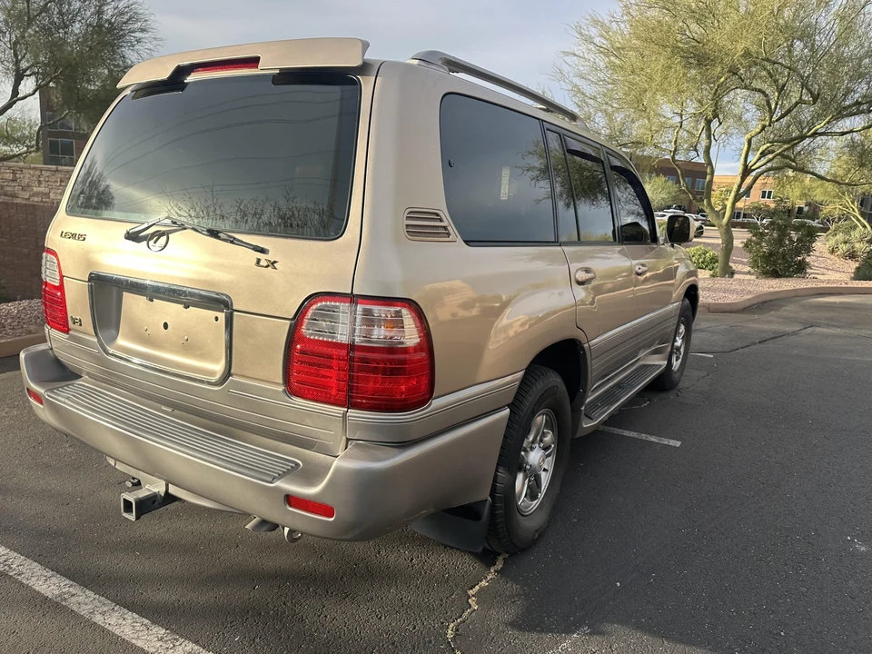 2002 Lexus LX 2nd Gen - Image 20 of 31