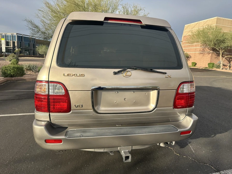 2002 Lexus LX 2nd Gen - Image 13 of 31