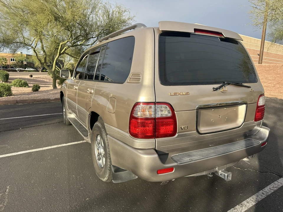 2002 Lexus LX 2nd Gen - Image 9 of 31
