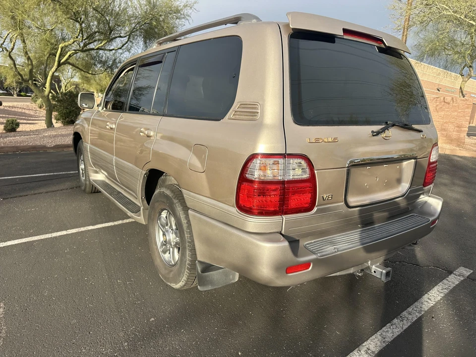 2002 Lexus LX 2nd Gen - Image 8 of 31