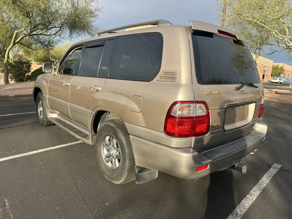 2002 Lexus LX 2nd Gen - Image 7 of 31