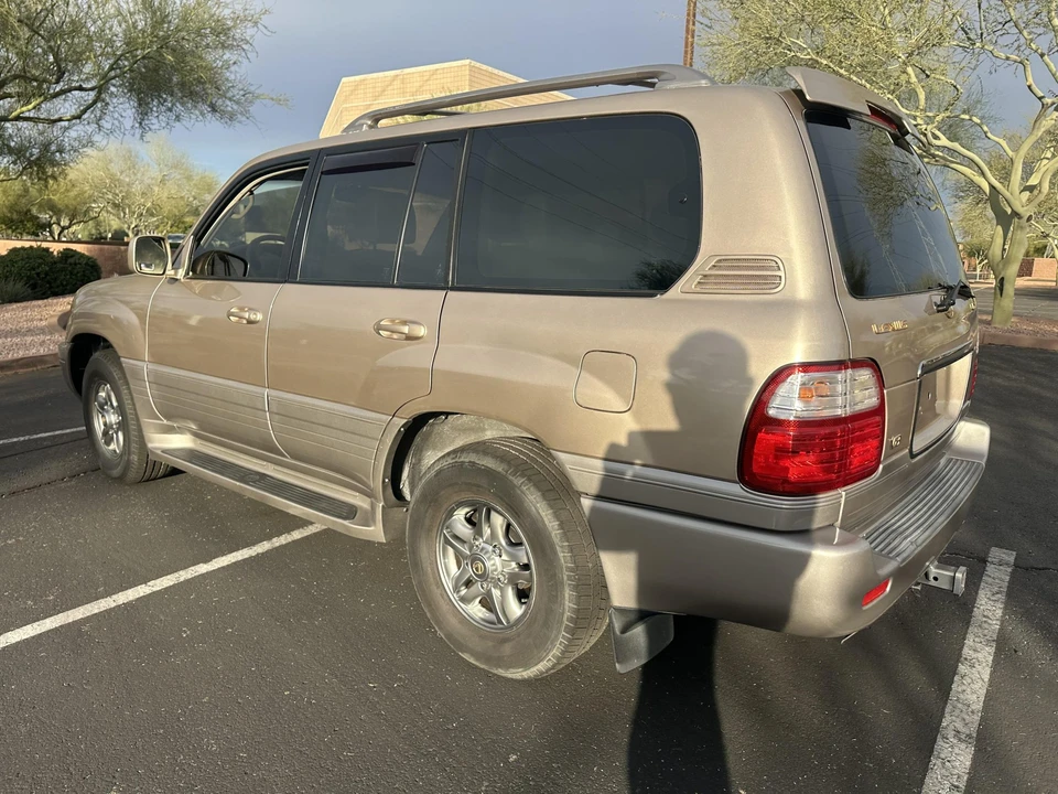 2002 Lexus LX 2nd Gen - Image 6 of 31