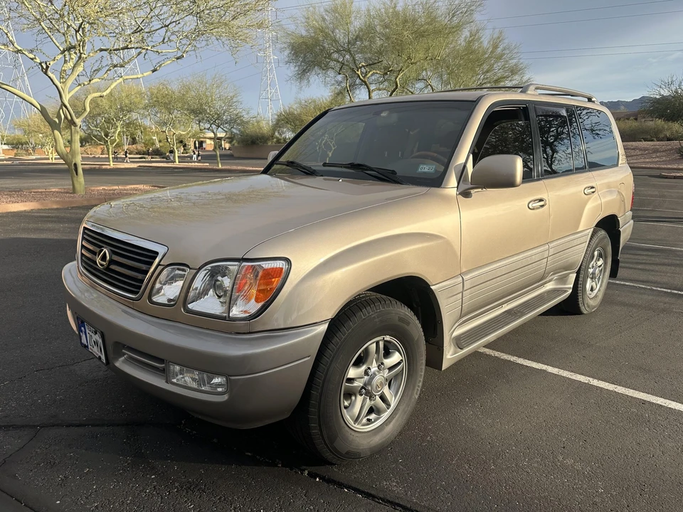 2002 Lexus LX 2nd Gen - Image 2 of 31
