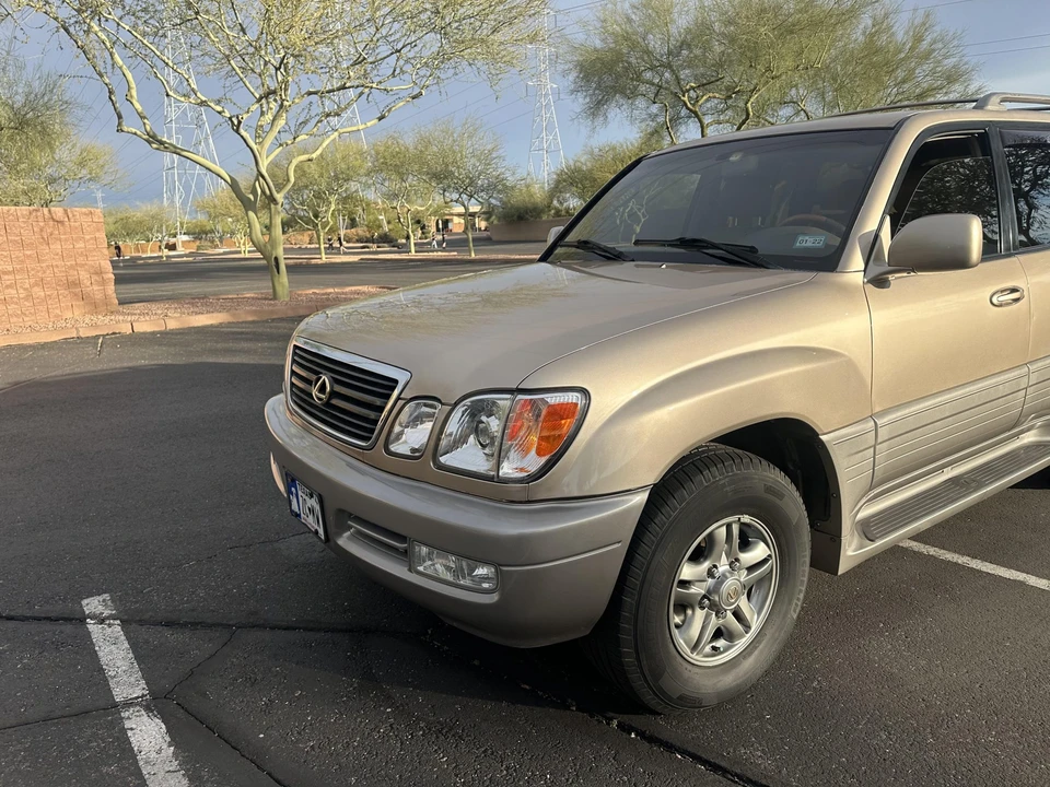 2002 Lexus LX 2nd Gen - Image 30 of 31