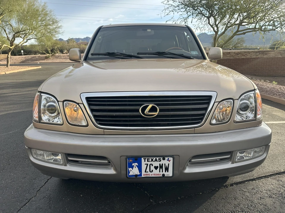 2002 Lexus LX 2nd Gen - Image 28 of 31