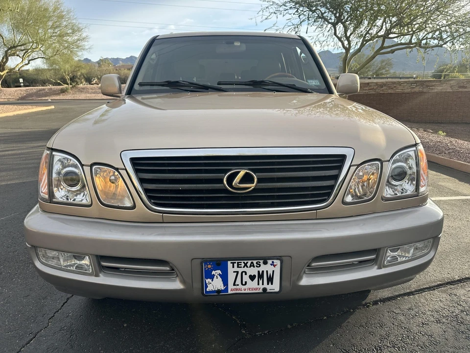 2002 Lexus LX 2nd Gen - Image 27 of 31