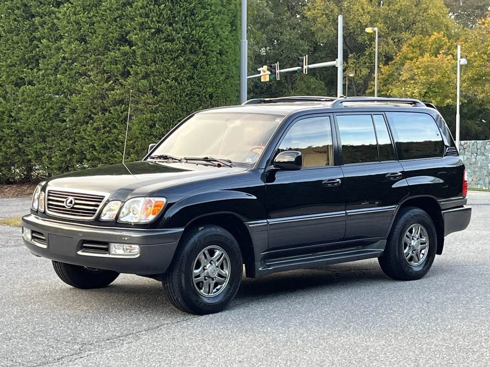 2002 Lexus LX 2nd Gen - Image 14 of 31