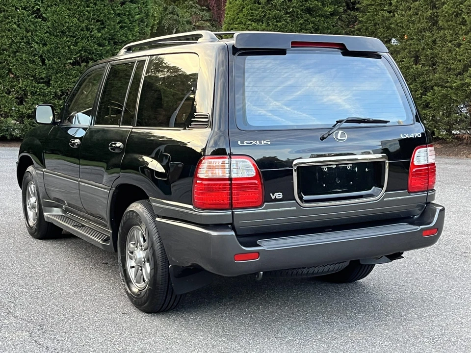 2002 Lexus LX 2nd Gen - Image 9 of 31