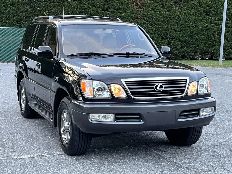 2002 Lexus LX 2nd Gen - Image 2 of 31