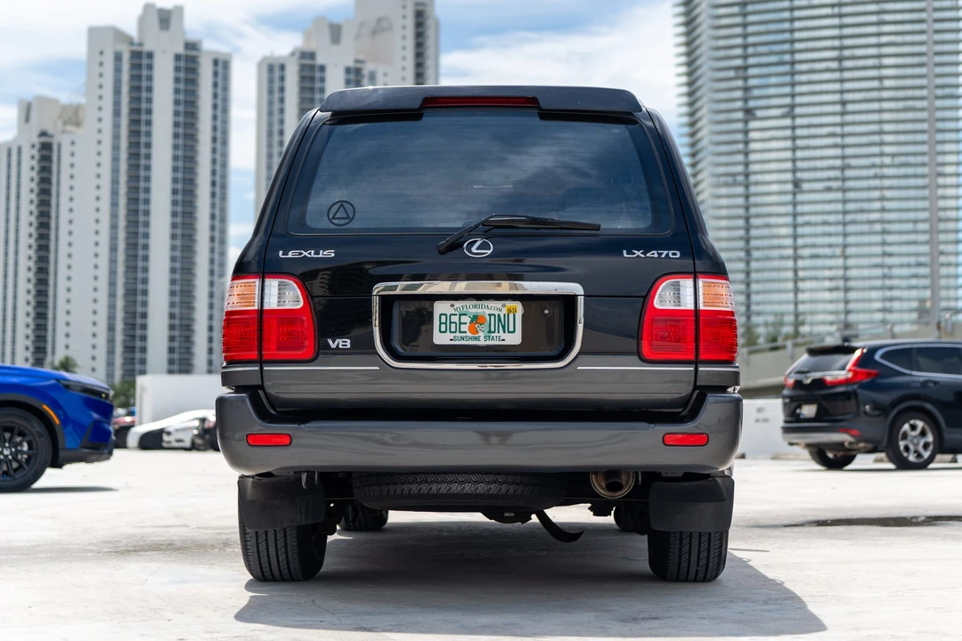 2002 Lexus LX 2nd Gen - Image 26 of 31