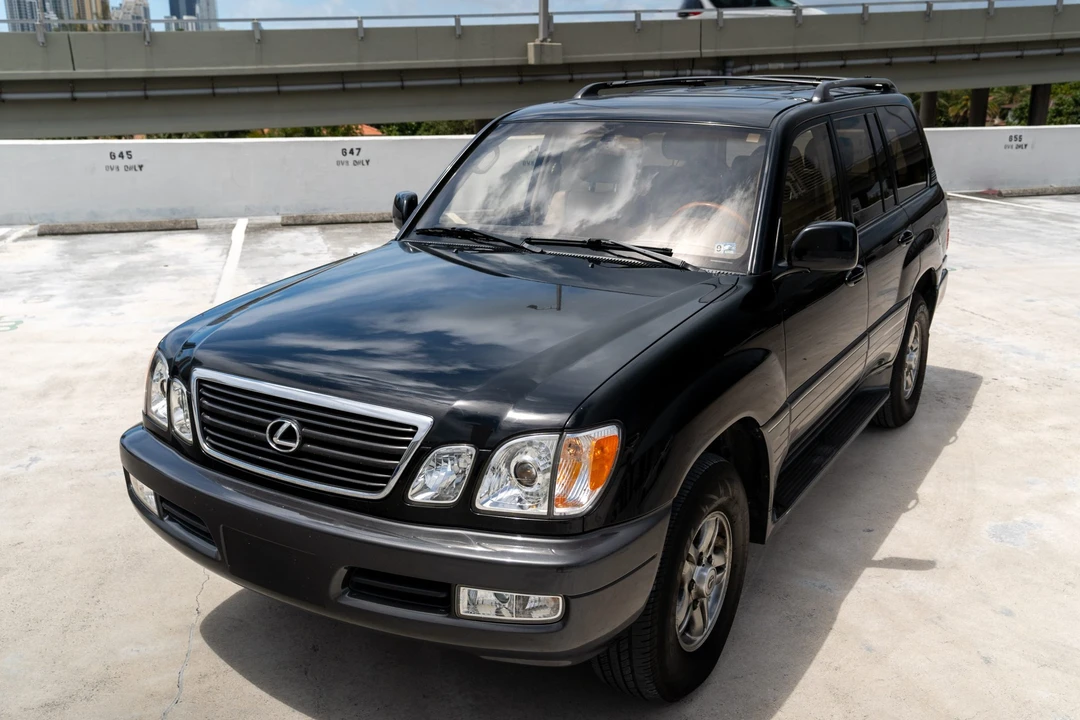 2002 Lexus LX 2nd Gen - Image 6 of 31