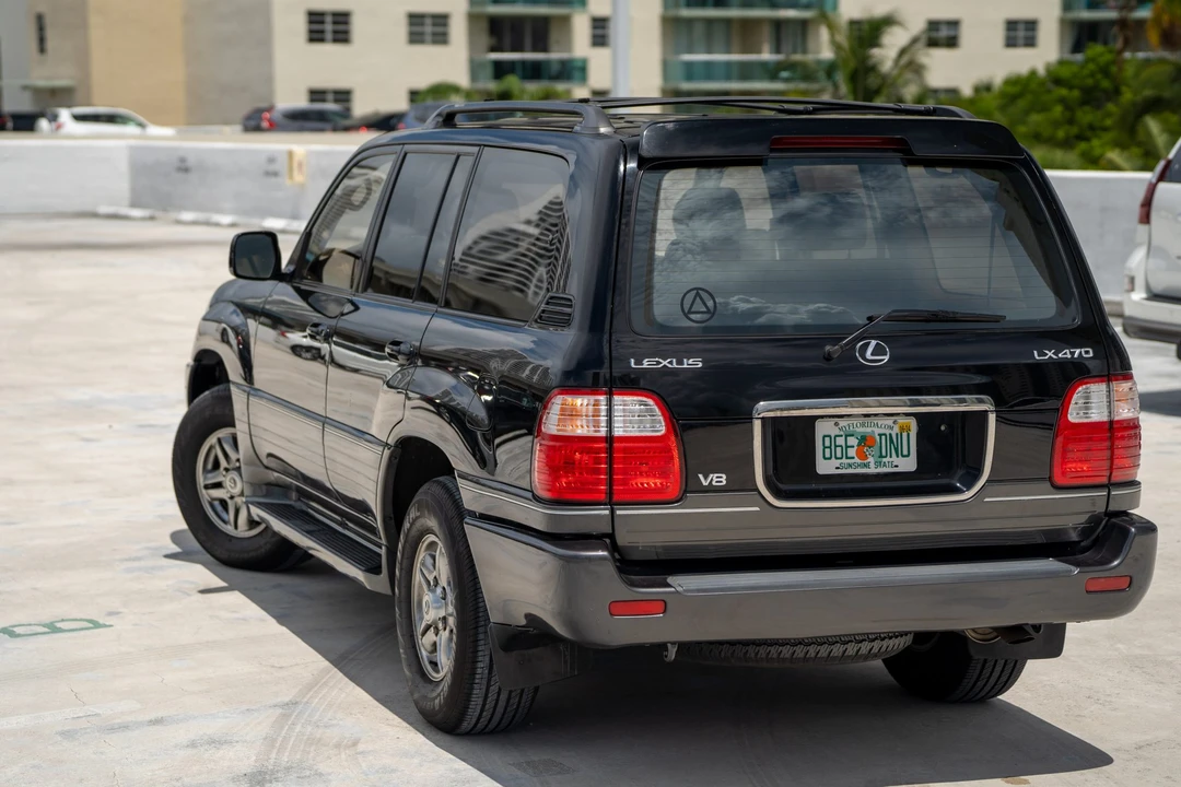 2002 Lexus LX 2nd Gen - Image 30 of 31