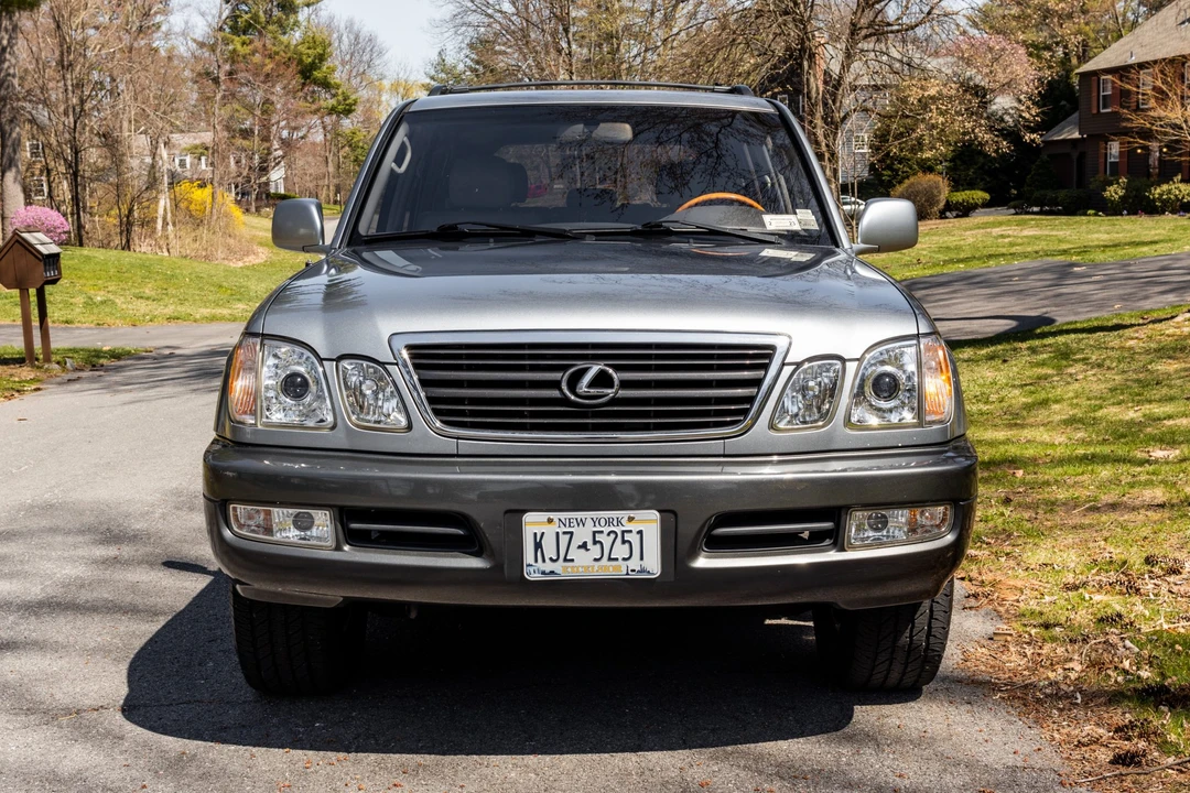 2002 Lexus LX 2nd Gen - Image 8 of 31