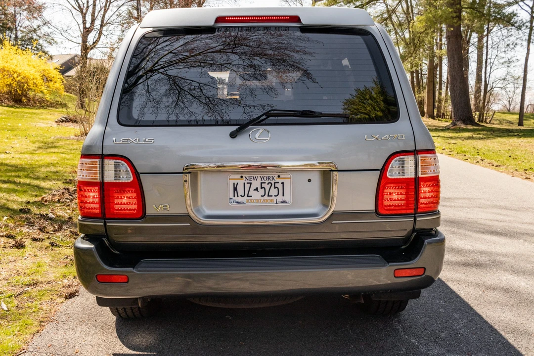 2002 Lexus LX 2nd Gen - Image 5 of 31