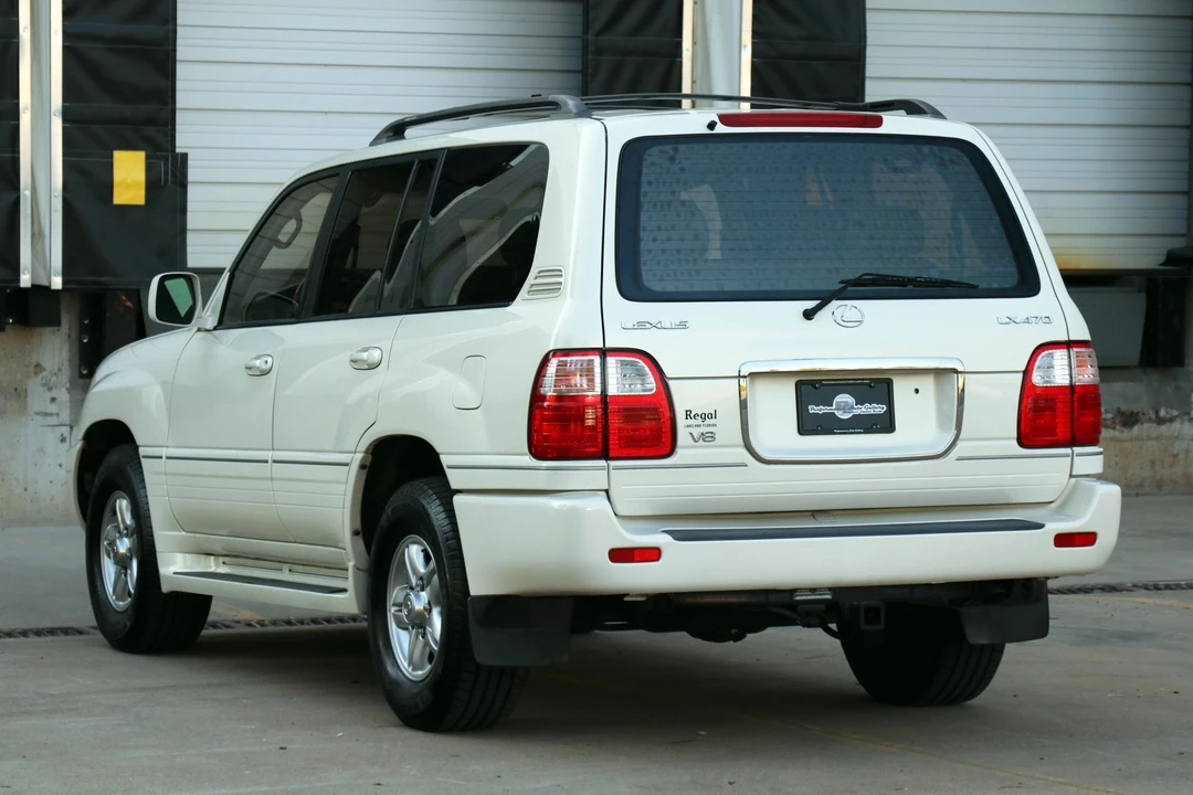 2002 Lexus LX 2nd Gen - Image 14 of 31