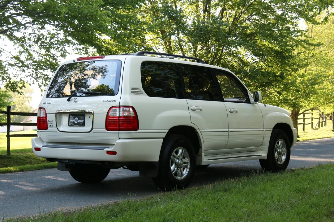 2002 Lexus LX 2nd Gen - Image 20 of 31