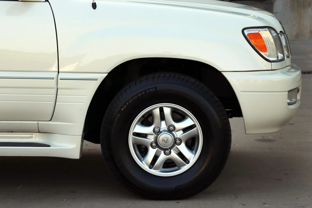 2002 Lexus LX 2nd Gen - Image 31 of 31