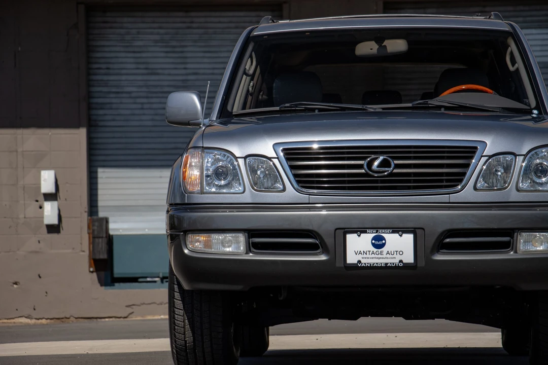 2002 Lexus LX 2nd Gen - Image 26 of 31