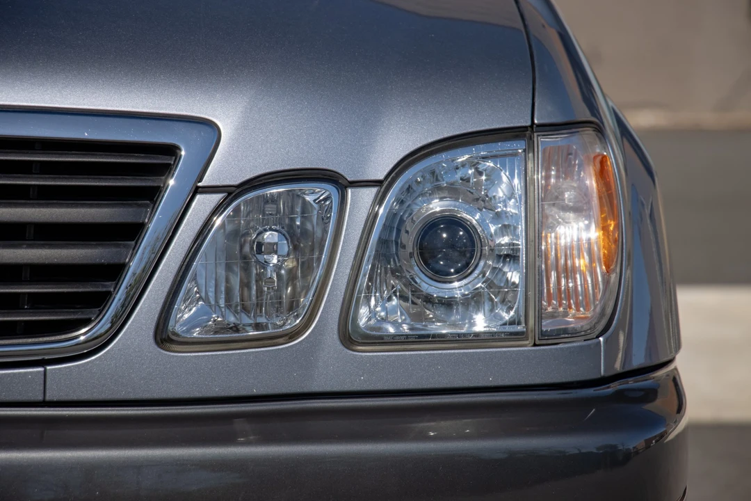 2002 Lexus LX 2nd Gen - Image 31 of 31
