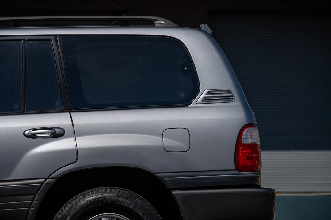 2002 Lexus LX 2nd Gen - Image 20 of 31