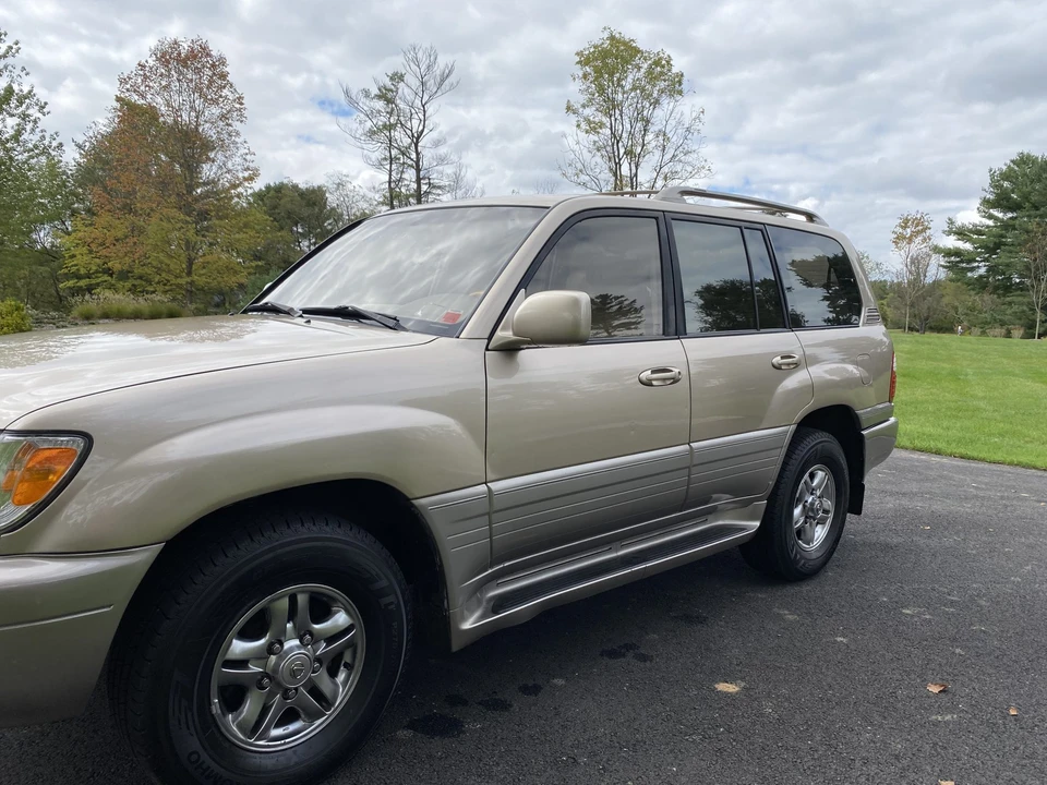 2002 Lexus LX 2nd Gen - Image 16 of 31