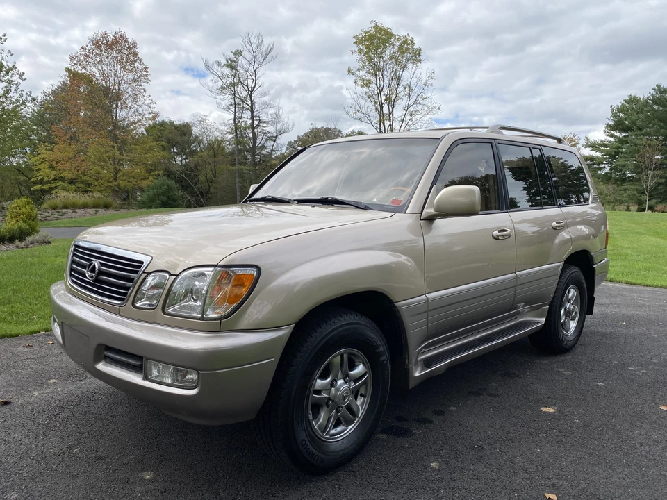 2002 Lexus LX 2nd Gen - Image 15 of 31