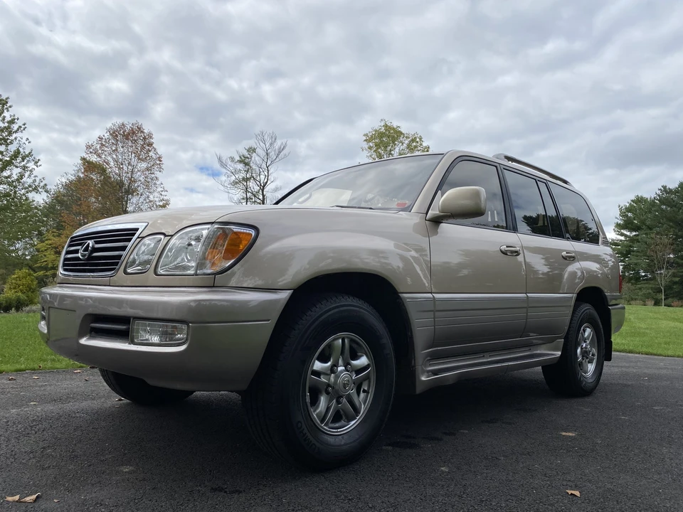 2002 Lexus LX 2nd Gen - Image 14 of 31