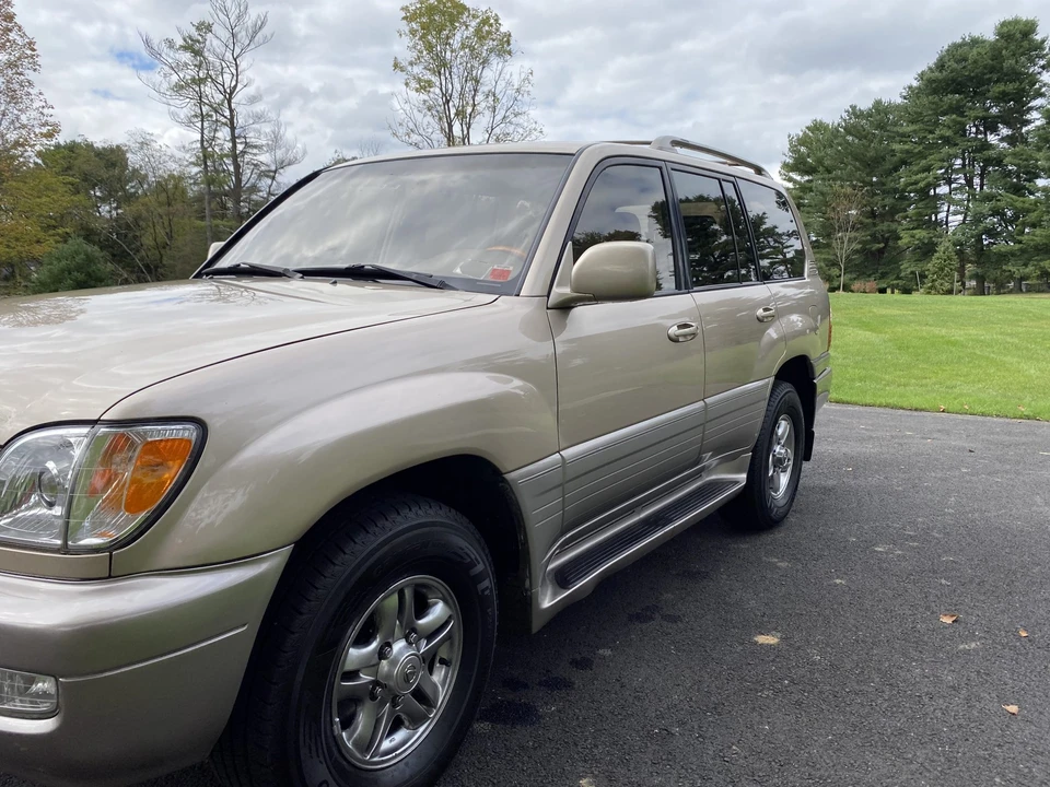 2002 Lexus LX 2nd Gen - Image 13 of 31