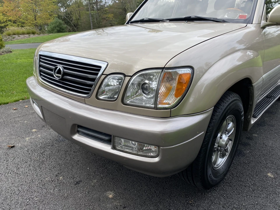 2002 Lexus LX 2nd Gen - Image 5 of 31