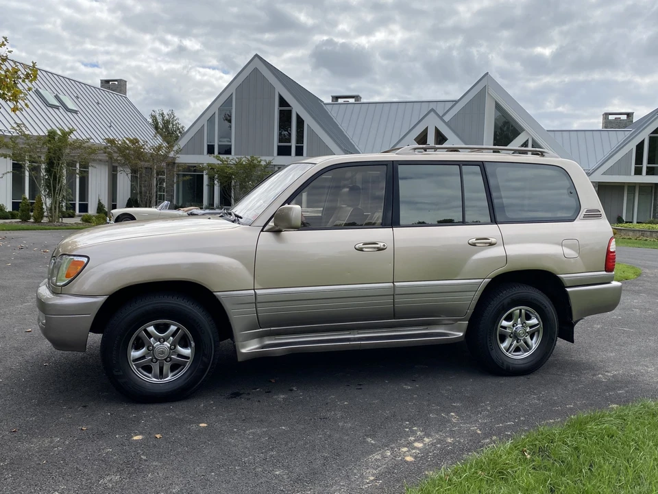 2002 Lexus LX 2nd Gen - Image 20 of 31