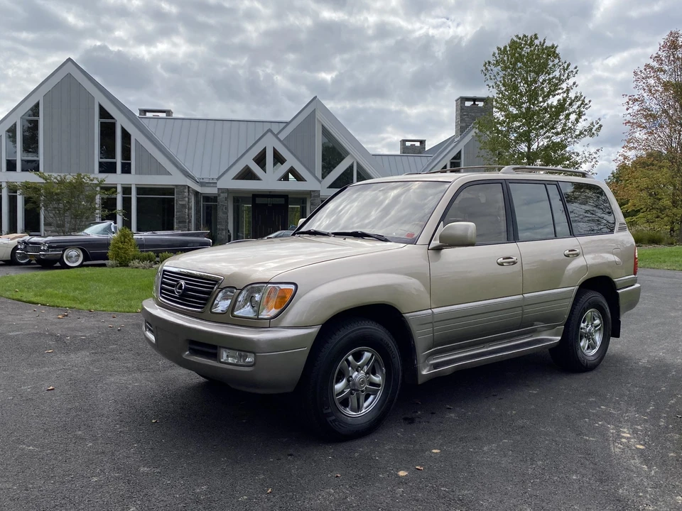 2002 Lexus LX 2nd Gen - Image 2 of 31