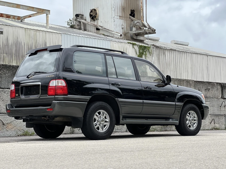 2002 Lexus LX 2nd Gen - Image 8 of 31