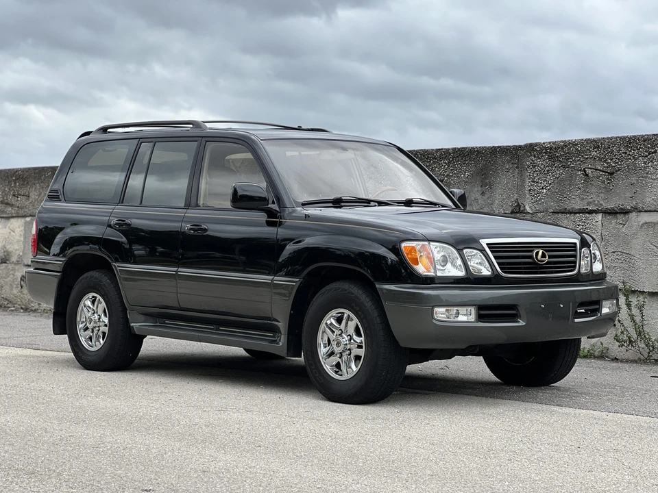 2002 Lexus LX 2nd Gen - Image 3 of 31