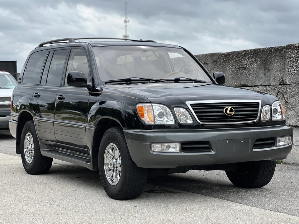 2002 Lexus LX 2nd Gen - Image 2 of 31