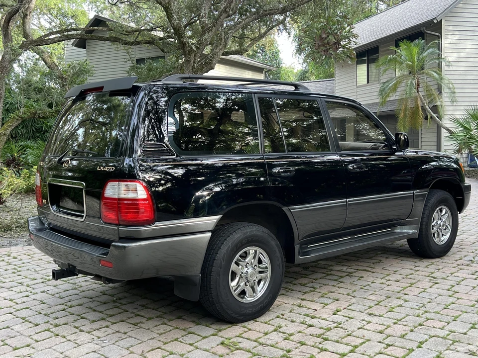 2002 Lexus LX 2nd Gen - Image 31 of 31