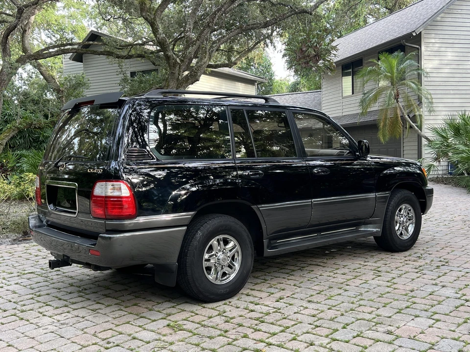 2002 Lexus LX 2nd Gen - Image 29 of 31