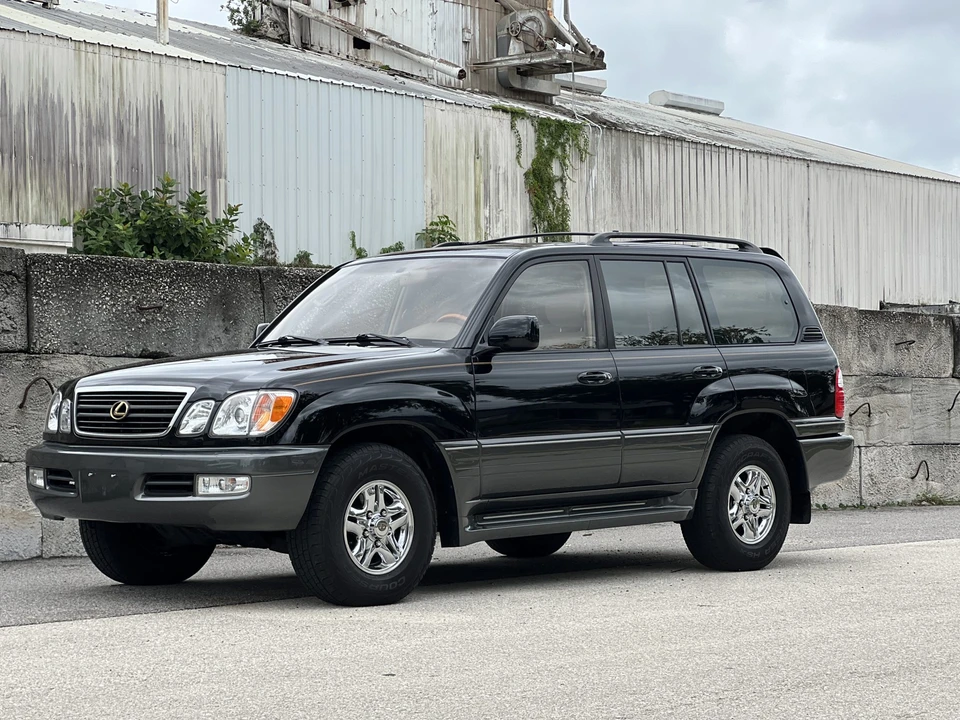 2002 Lexus LX 2nd Gen - Image 20 of 31