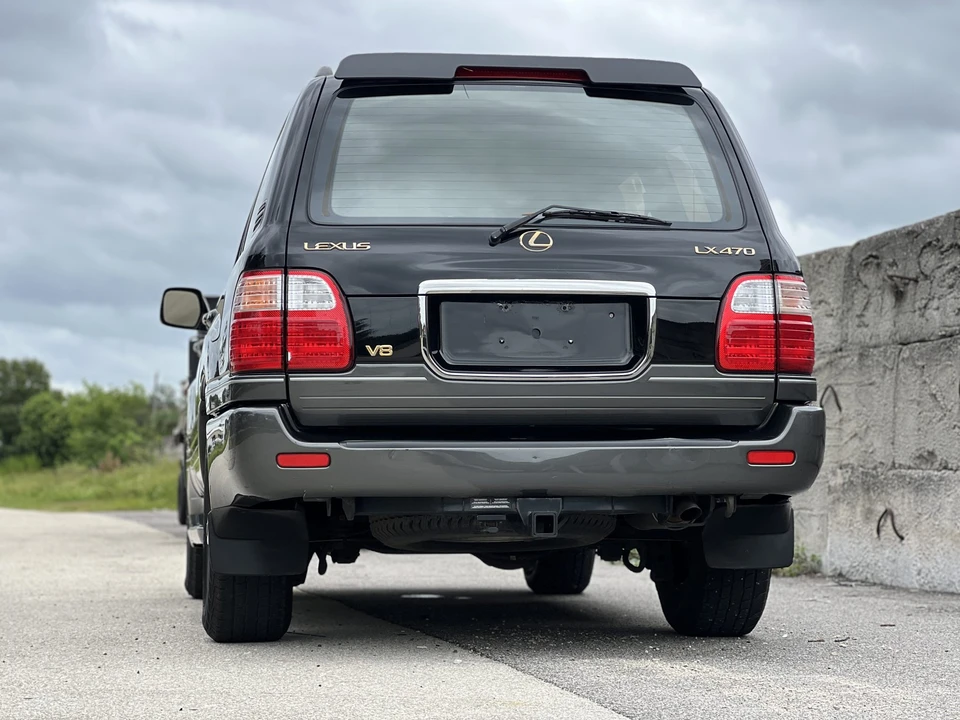 2002 Lexus LX 2nd Gen - Image 12 of 31