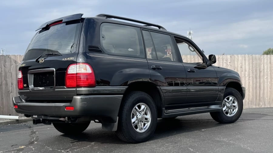 2002 Lexus LX 2nd Gen - Image 3 of 5