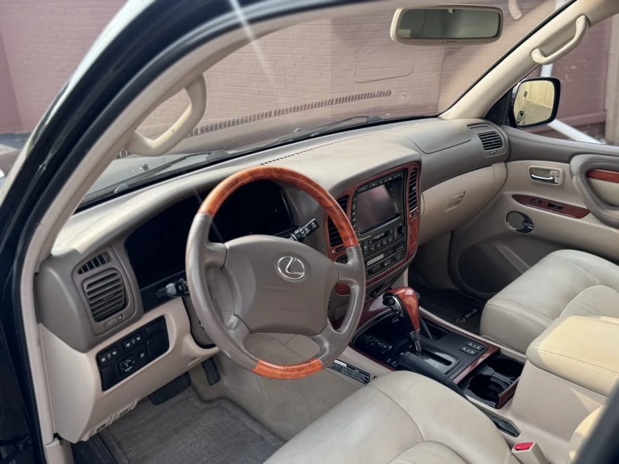 2002 Lexus LX 2nd Gen - Image 4 of 5