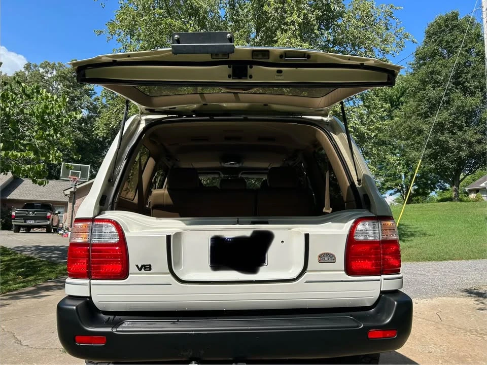 2002 Lexus LX 2nd Gen - Image 4 of 14