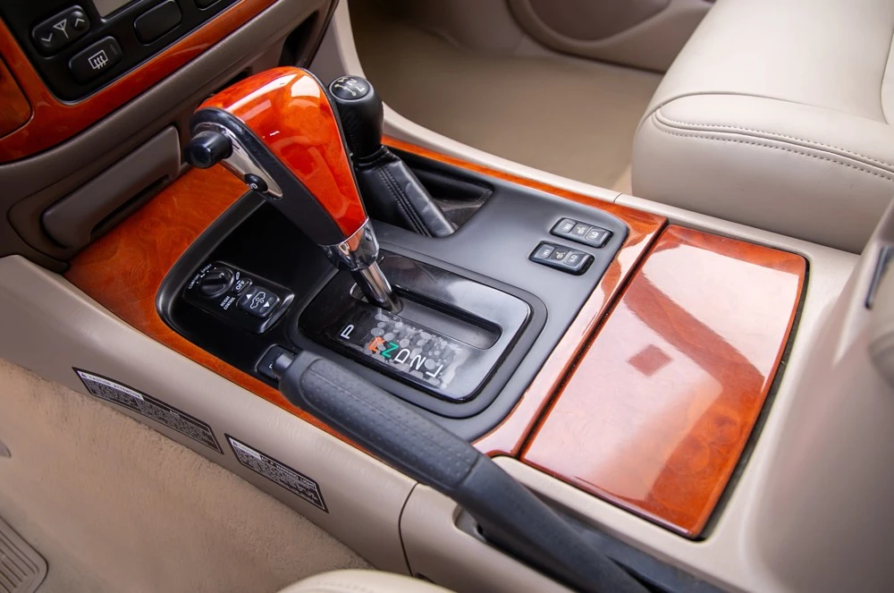 2002 Lexus LX 2nd Gen - Image 14 of 19