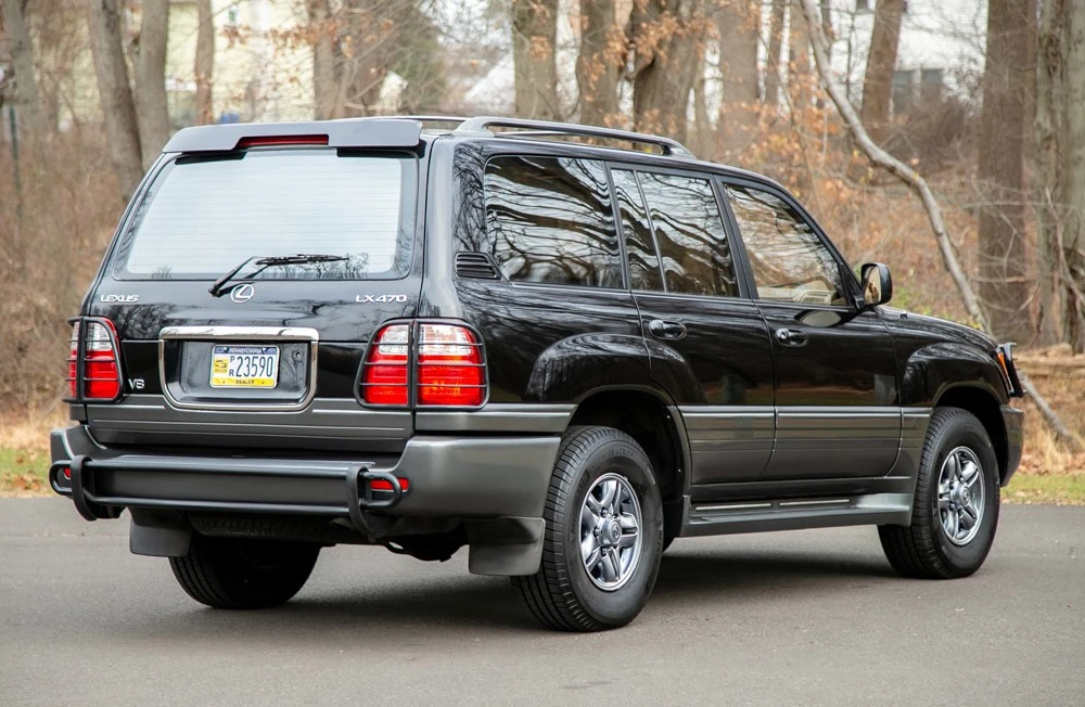 2002 Lexus LX 2nd Gen - Image 3 of 19