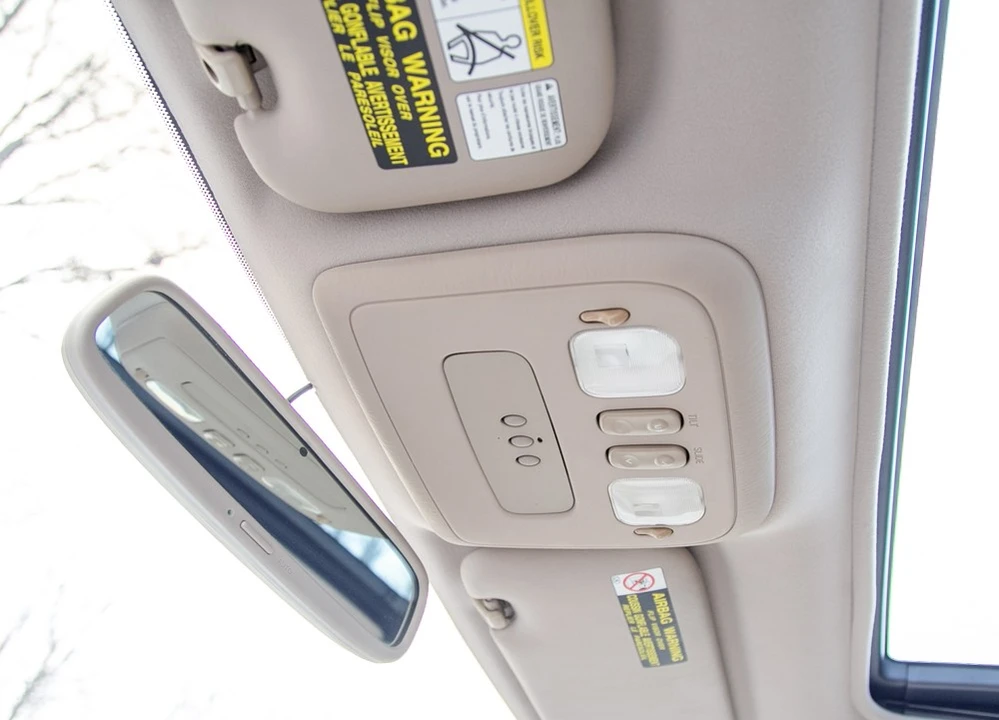2002 Lexus LX 2nd Gen - Image 17 of 19