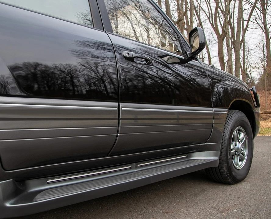 2002 Lexus LX 2nd Gen - Image 12 of 19