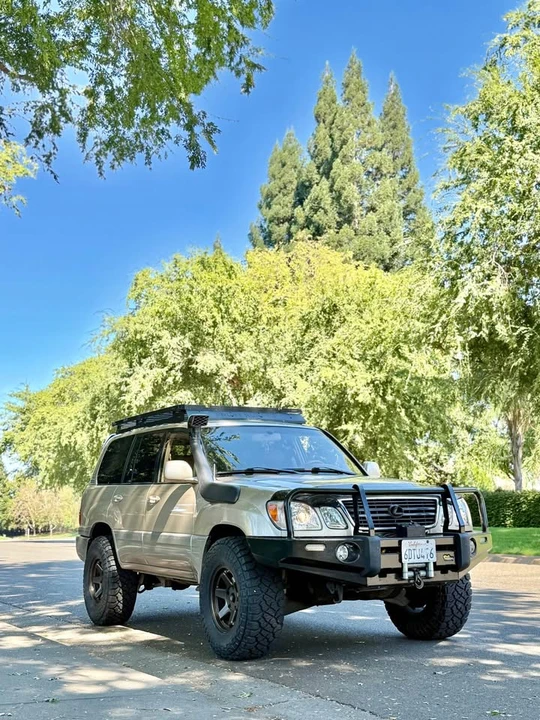 2002 Lexus LX 2nd Gen - Image 4 of 14