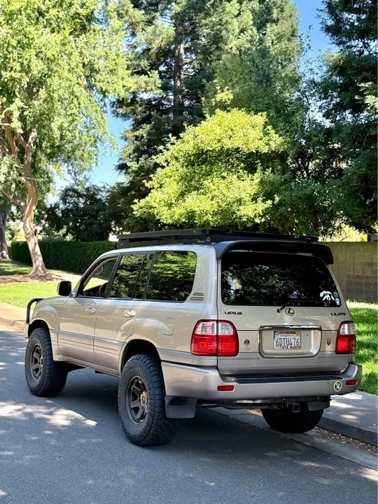 2002 Lexus LX 2nd Gen - Image 11 of 14