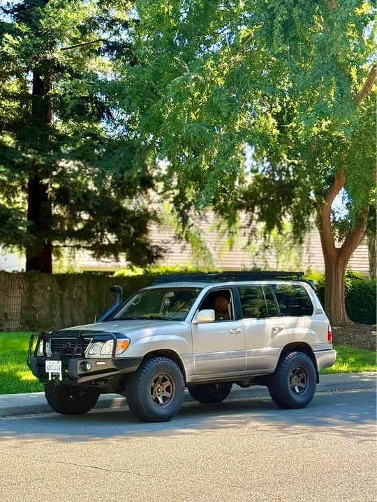 2002 Lexus LX 2nd Gen - Image 5 of 14