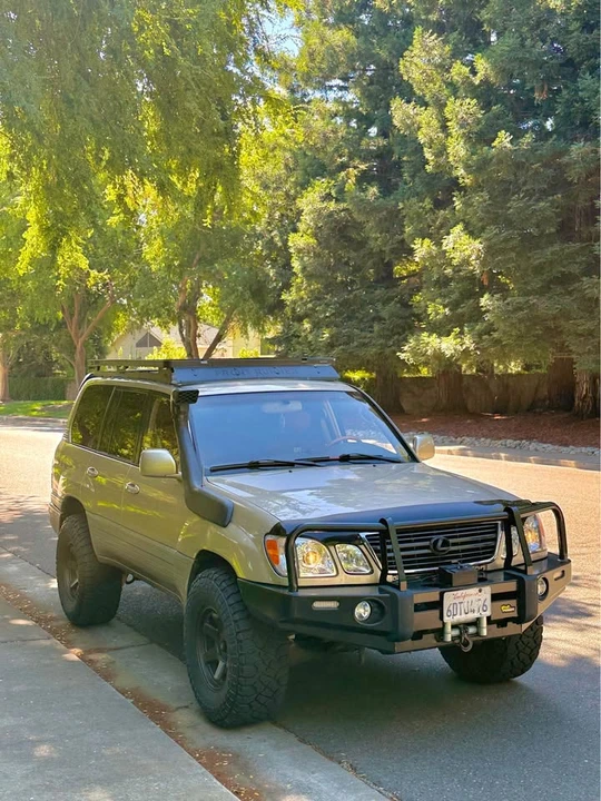 2002 Lexus LX 2nd Gen - Image 8 of 14